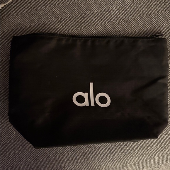 ALO Yoga Superfruit Moisturizing Body Lotion - White - Picture 2 of 2